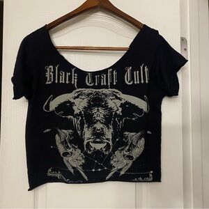 Black Craft Cult Womens Crop Tee T Shirt M 38” Taurus Bull Zodiac Black Cut Neck